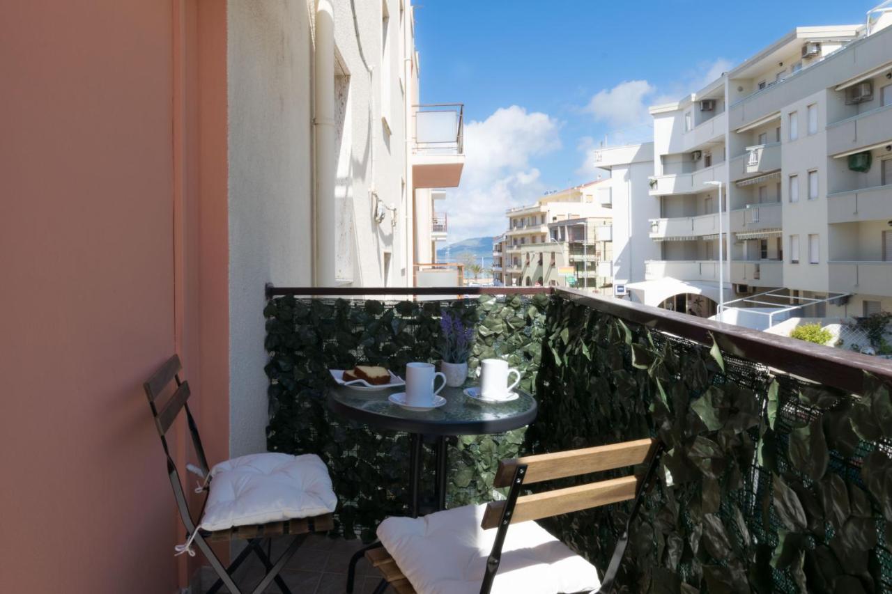 Passi Alterni Apartments Alghero Bagian luar foto